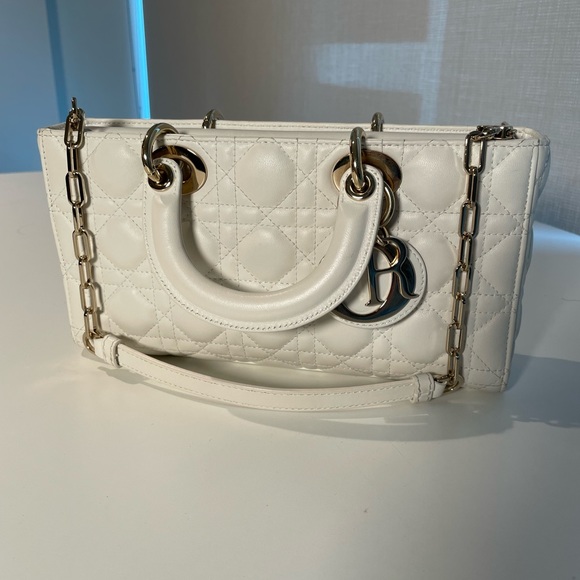 MICRO LADY D-JOY BAG
Latte Cannage Lambskin - Picture 2 of 5